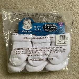 Gerber, 0-3M, White Socks- Wiggle Proof/ Stay On